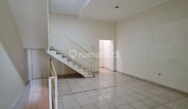Ruko sangat strategis di kompleks bisnis jalan adi sucipto manahan  12
