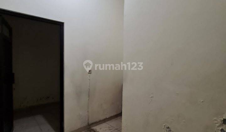 Ruko sangat strategis di kompleks bisnis jalan adi sucipto manahan  15