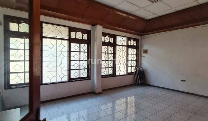 Rumah hitung tanah lokasi strategis dekat jalan slamet riyadi 6