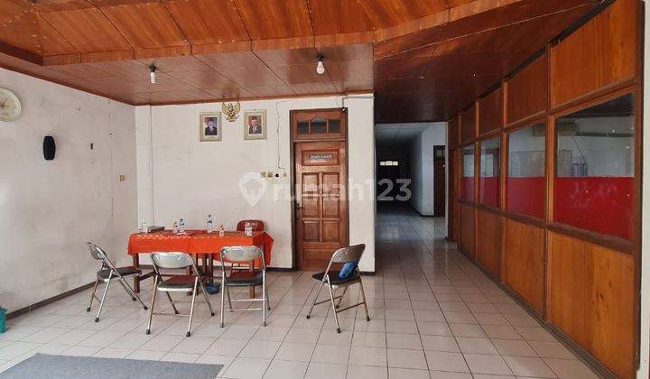 Rumah hitung tanah lokasi strategis dekat jalan slamet riyadi 8