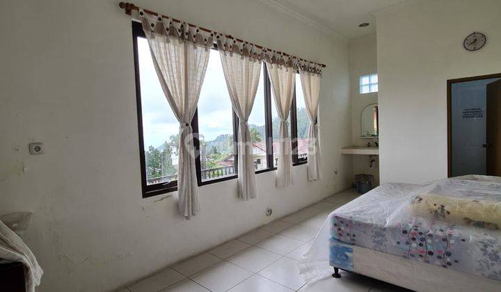 Villa exclusive dan unik di tawangmangu 9