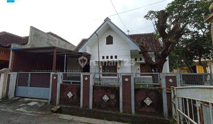 Rumah klasik tengah kota 1