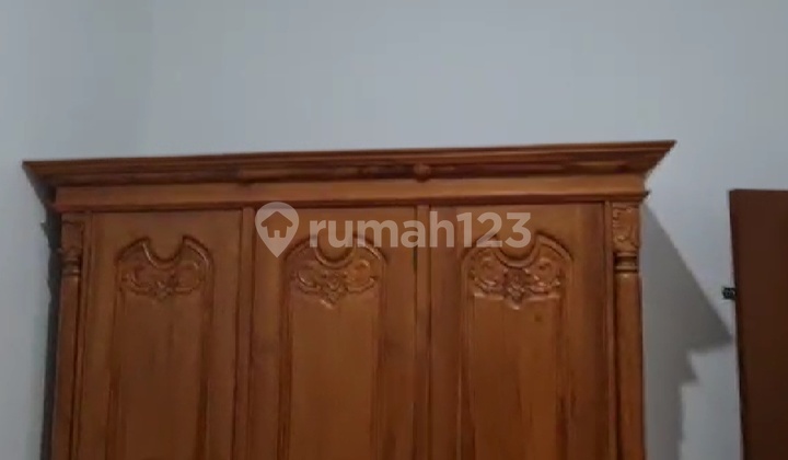 Rumah bagus siap huni dan full furnish 10