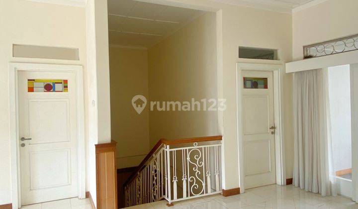 Rumah semi furnish siap huni tengah kota 7
