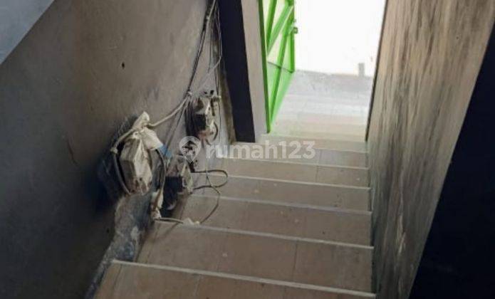 ruko 1,5 lantai siap pakai di pinggir jalan raya utama di Kartosuro, Solo.
 3