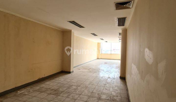 Gedung super strategis di jantung kota lokasi premium dan ramai untuk bisnis dan perkantoran, 7