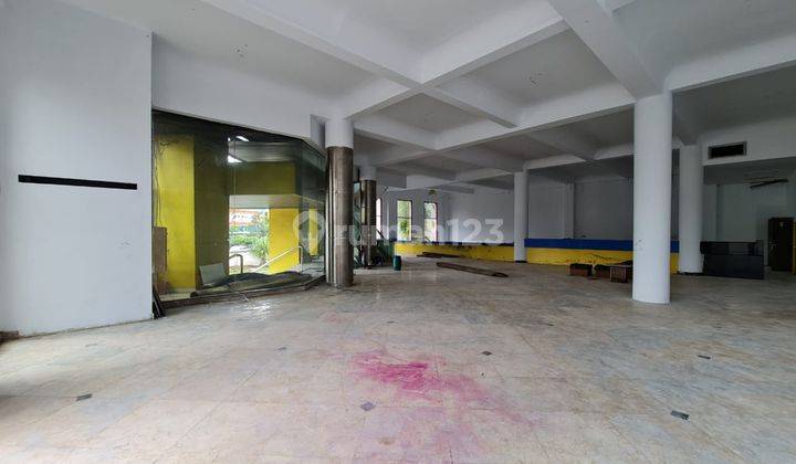 Gedung super strategis di jantung kota lokasi premium dan ramai untuk bisnis dan perkantoran, 9