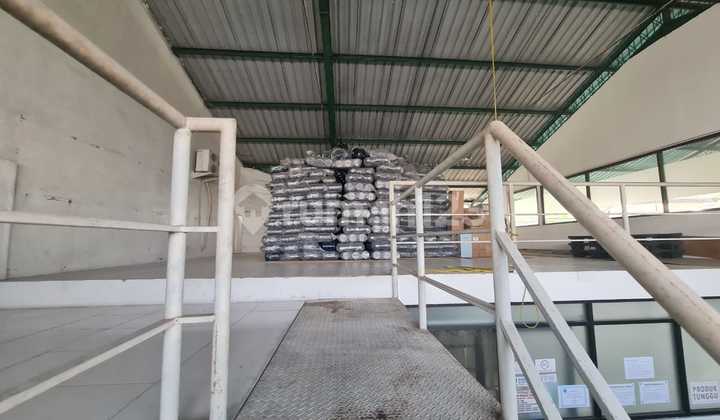 Gudang strategis siap huni 8