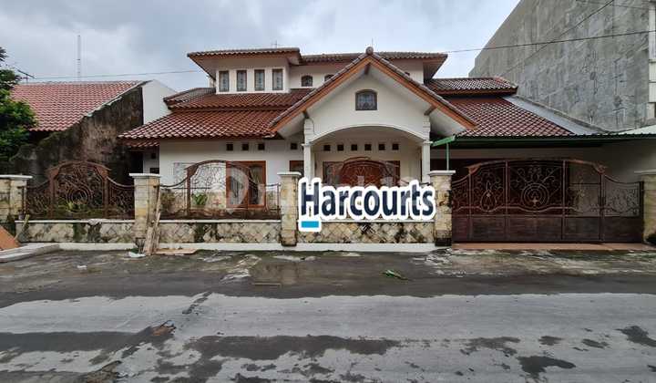 Rumah bagus siap pakai dekat jalan slamet riyadi solo 1
