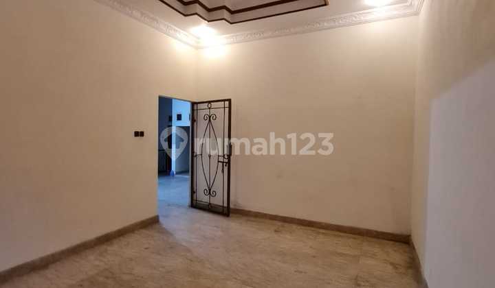 Rumah bagus siap pakai dekat jalan slamet riyadi solo 2