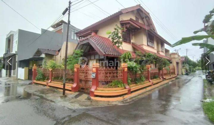 Rumah hook bagus 2 lantai siap huni 1