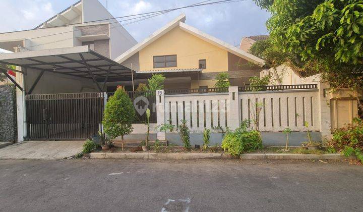 Rumah bagus siap huni modern minimalis di perumahan fajar indah solo 1