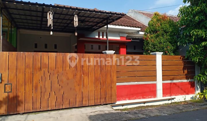 Good House ready to use in the housing complex.