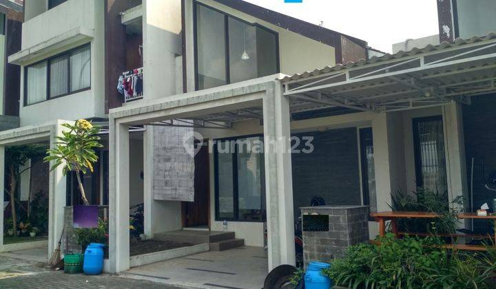 Rumah siap pakai dalam cluster elite 1