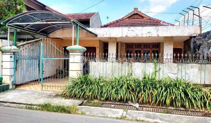 Rumah tengah kota dekat dengan berbagai usaha 1