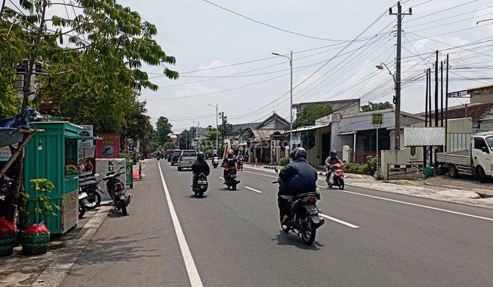 Ruko 2lantai lost2san strategis siap pakai cocok u/berbagai usaha dkt dgn luwes gentan solo. 2