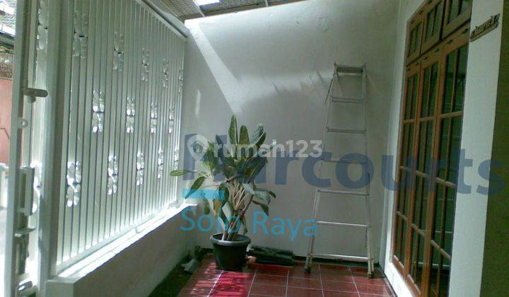 Rumah bagus bersih terawat semi furnished  2