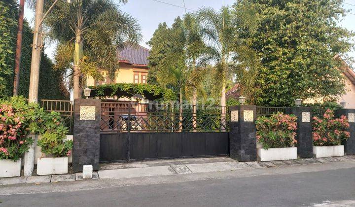 Rumah mewah asri suasana villa sepanjang hari di colomadu 1