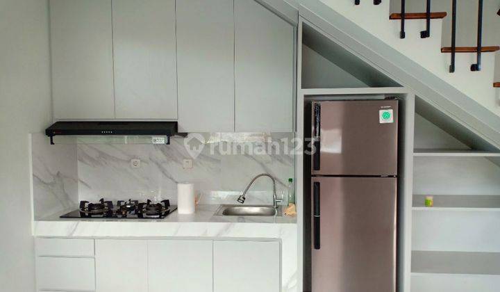 Rumah minimalis 2 lantai
Dengan Perabota 2