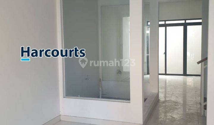 rumah 2 lantai siap huni di perumahan elite cluster exclusive  2