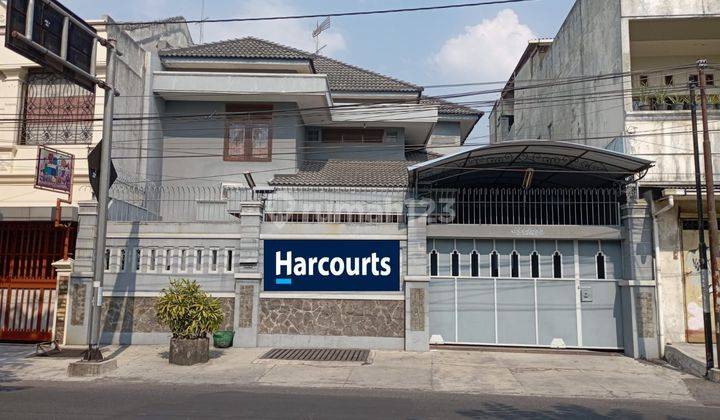 Rumah bagus dan luas tengah kota solo  1