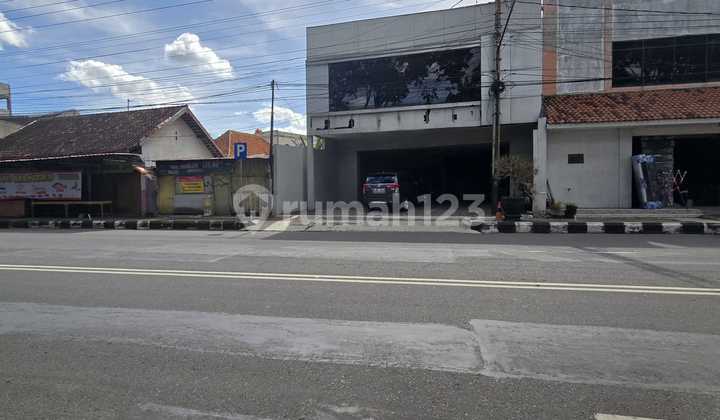 Ruang Usaha Super Strategis Pinggir Jalan Sukoharjo - Wonogiri