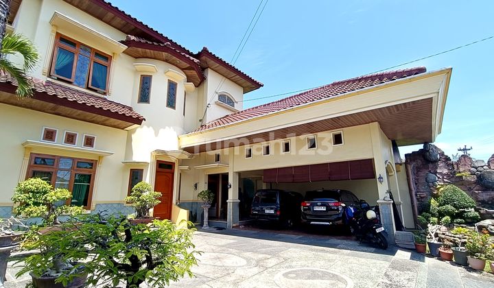 Rumah Mewah 2 Lantai Strategis( Semi Furnish ) Siap Huni 2