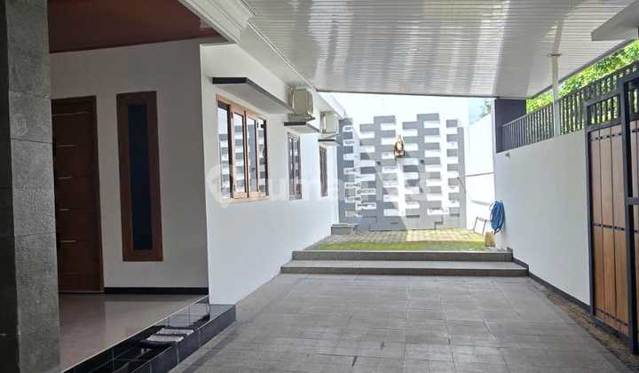 Rumah Bagus Mewah Siap Pakai di Mojosongo Jebres Solo 2