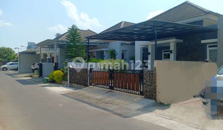 Ready-to-Live House Within a Cluster