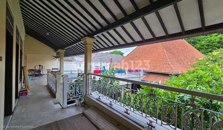 Luxury Serene House Strategically Located in Solo City Center 2