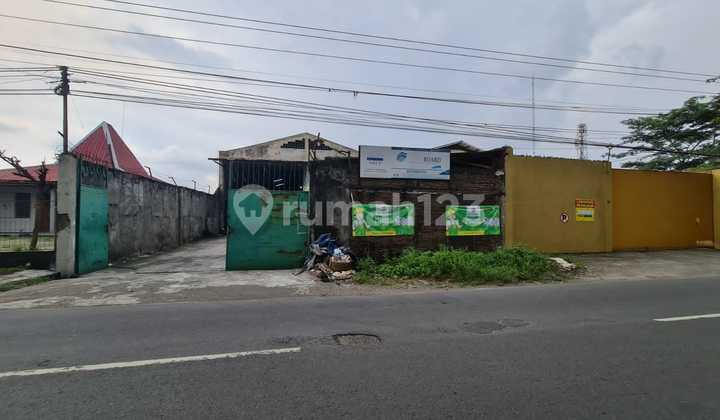 Ready-to-Live Warehouse in Warehousing and Industrial Area Ready-to-Live Warehouse in Warehousing and Industrial Area