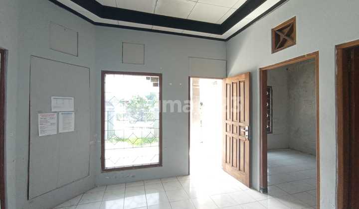 Rumah Hook Lokasi Strategis Cocok Untuk Tempat Tinggal Dan Kantor 2