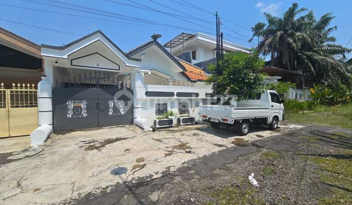 Nice Spacious Ready-to-Occupy House in the Elite Area of Solo Baru. 2