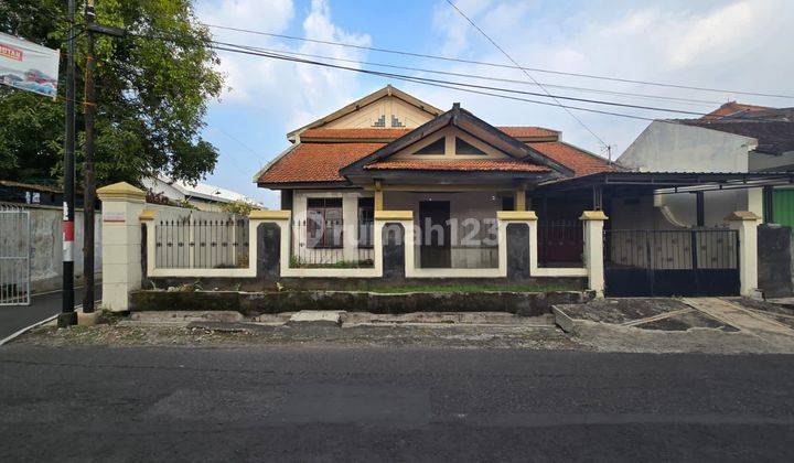 Rumah 2 Lantai Hitung Tanah Dekat Widuran Setabelan Kepatihan Jebres Solo, 1