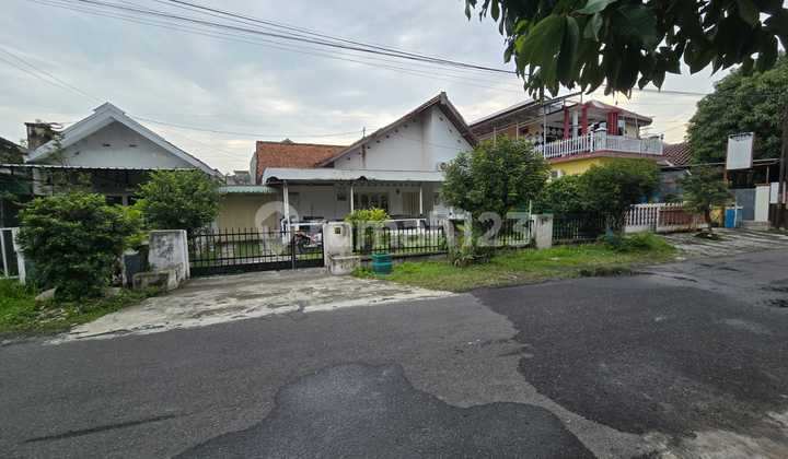 Rumah hitung tanah lokasi istimewa dan favorit di jalan merpati kerten laweyan solo Rumah hitung tanah lokasi istimewa dan favorit di jalan merpati kerten laweyan solo