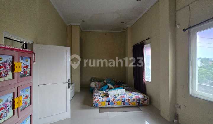 Dijual Rumah Strategis Dekat Mall Pakuwon Solo Baru, Cocok Untuk Usaha Guest House Atau Kost Elite. 2