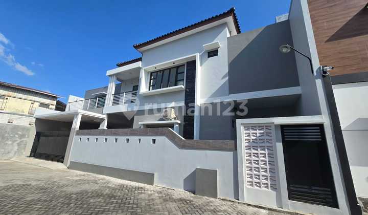 Dijual Rumah Baru Gresss Minimalis Modern Di Dekat Pasar Gede Solo, Full Furnished, Siap Huni. Dijual Rumah Baru Gresss Minimalis Modern Di Dekat Pasar Gede Solo, Full Furnished, Siap Huni.