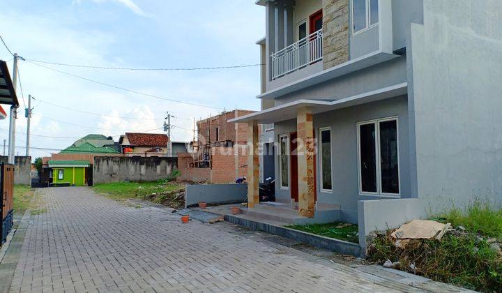 Rumah Bagus Baru Gress 2 lantai Di Cluster Colomadu Solo 2