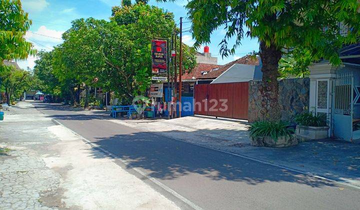 Rumah Bagus Baru Mewah 2 lantai di Manahan Solo 3