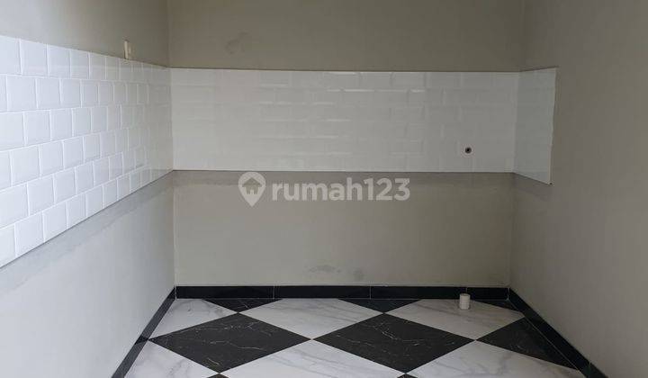 Rumah Bagus Baru Mewah 2 lantai di Manahan Solo 13