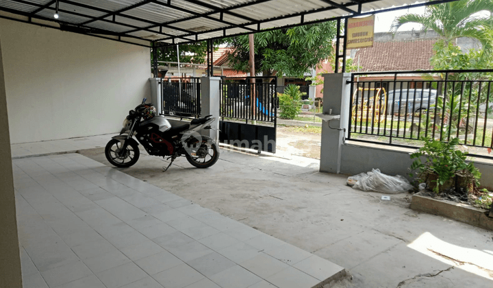 Rumah strategis siap pakai tengah kota di Manahan Solo 2