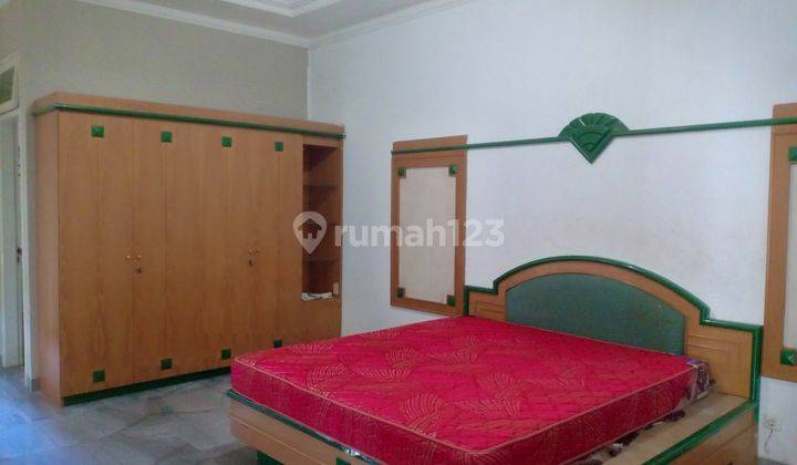 Rumah Luas Bagus 2 lantai di Jajar Laweyan Solo  9