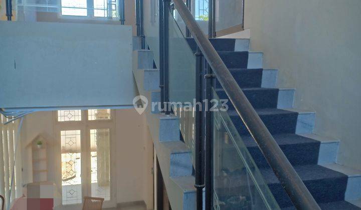 Rumah Luas Bagus 2 lantai di Jajar Laweyan Solo  15