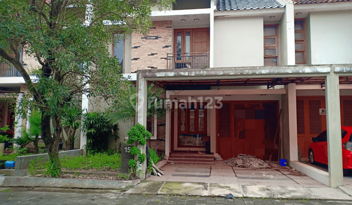 Rumah Bagus 2 Lt Dgn Perabotan Di Cluster Elite Colomadu 1