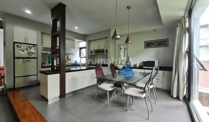 Rumah Mewah Minimalis Modern di Kratonan Solo 9
