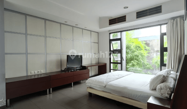 Rumah Mewah Minimalis Modern di Kratonan Solo 1