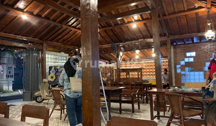 Rumah Ruang Usaha dg Joglo Cantik di Nusukan Solo 4