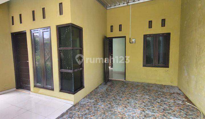 Rumah Baru siap pakai di cluster Gentan Solo 9