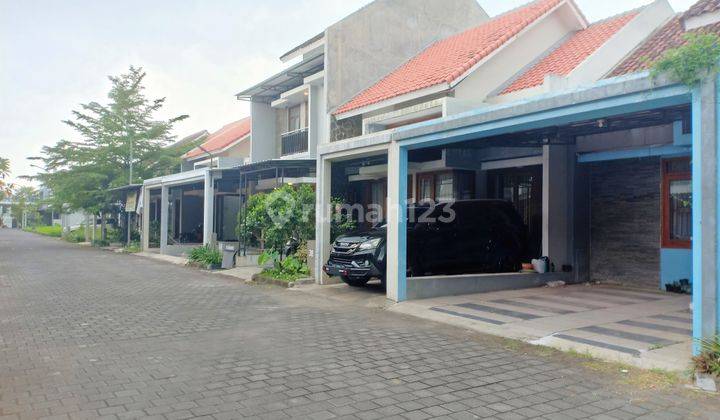 Rumah Bagus di cluster elite dekat Colomadu Solo 1