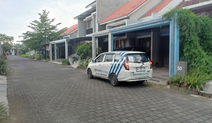 Rumah Bagus di cluster elite dekat Colomadu Solo 3